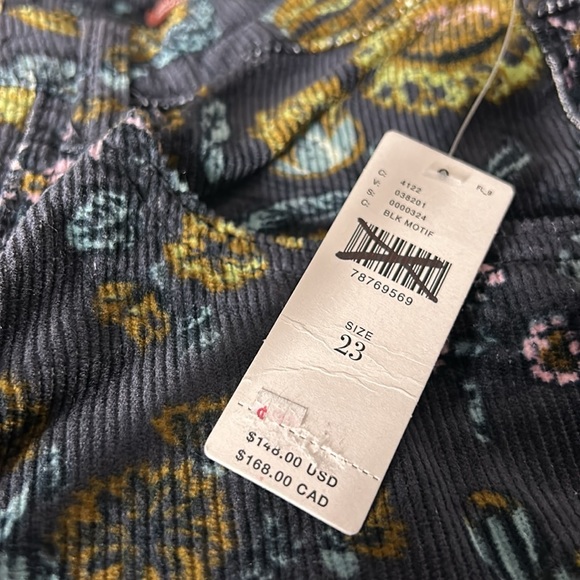 NWT Anthropologie Pilcro Size 23 Icon Flare 
Corduroy Floral pant patch pockets - Picture 2 of 10